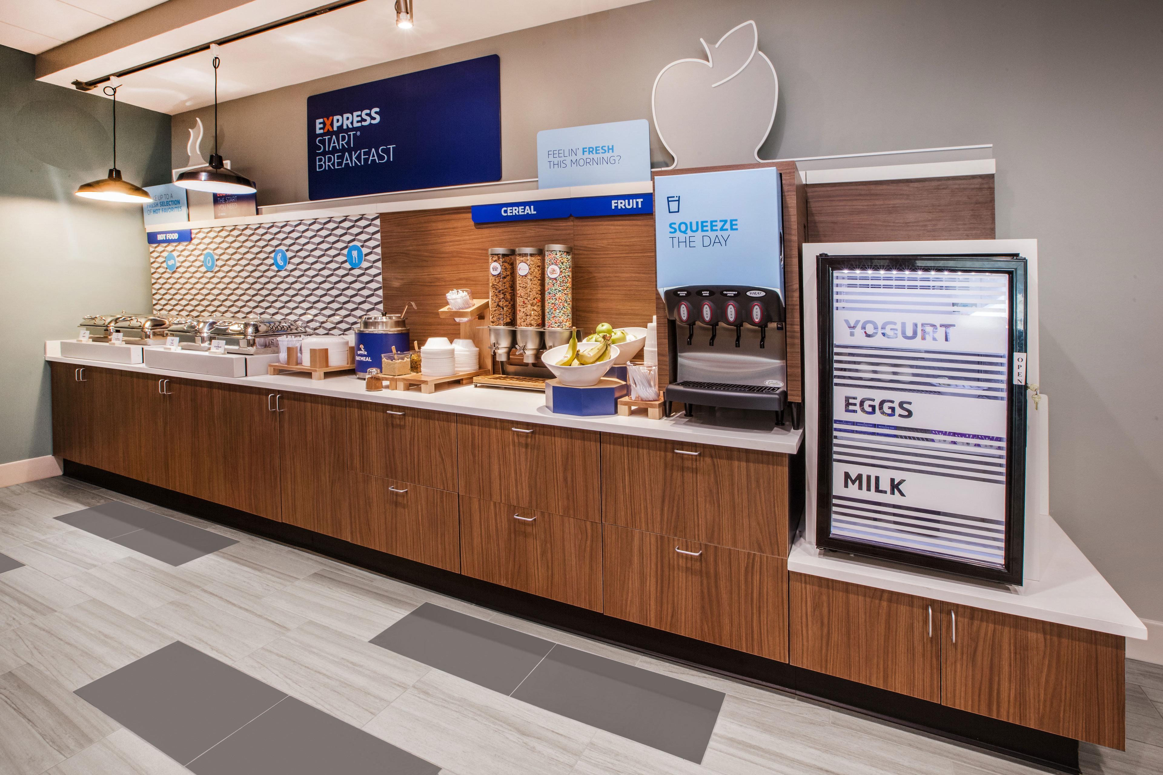Holiday Inn Express Hotel & Suites Forest By Ihg מראה חיצוני תמונה