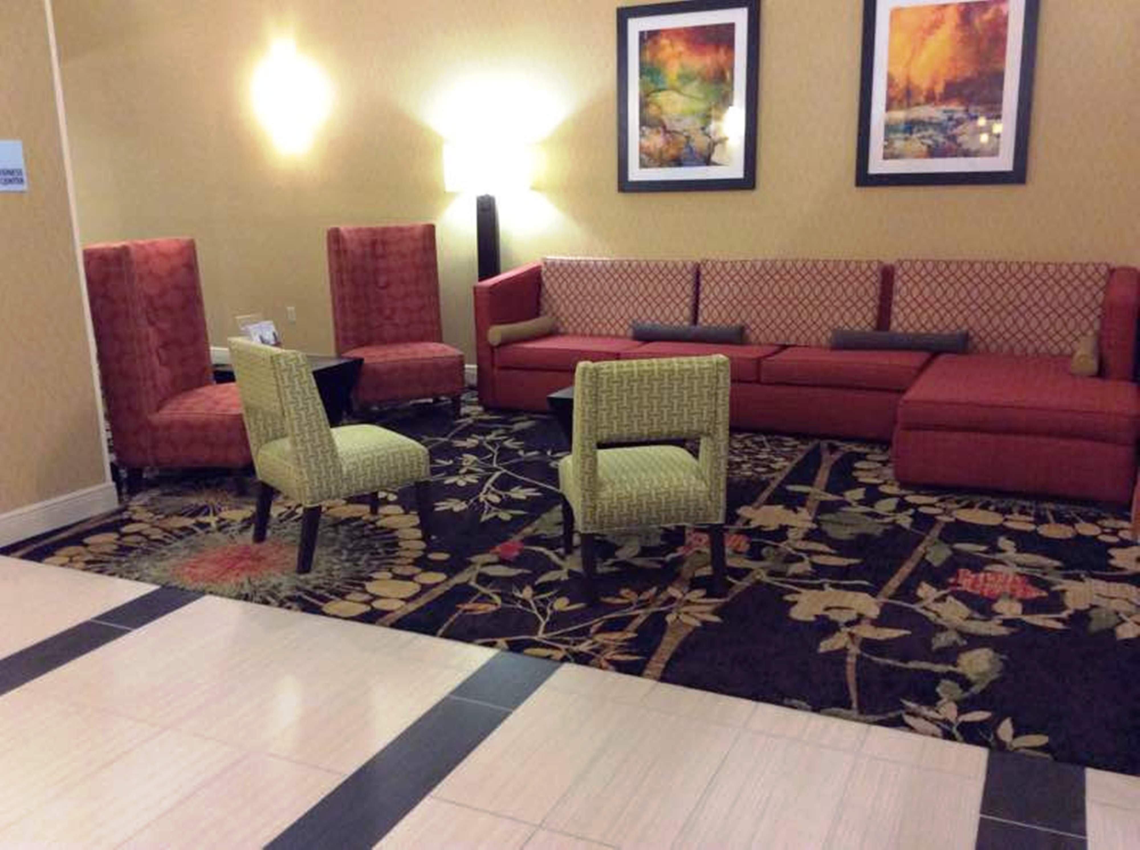 Holiday Inn Express Hotel & Suites Forest By Ihg מראה חיצוני תמונה