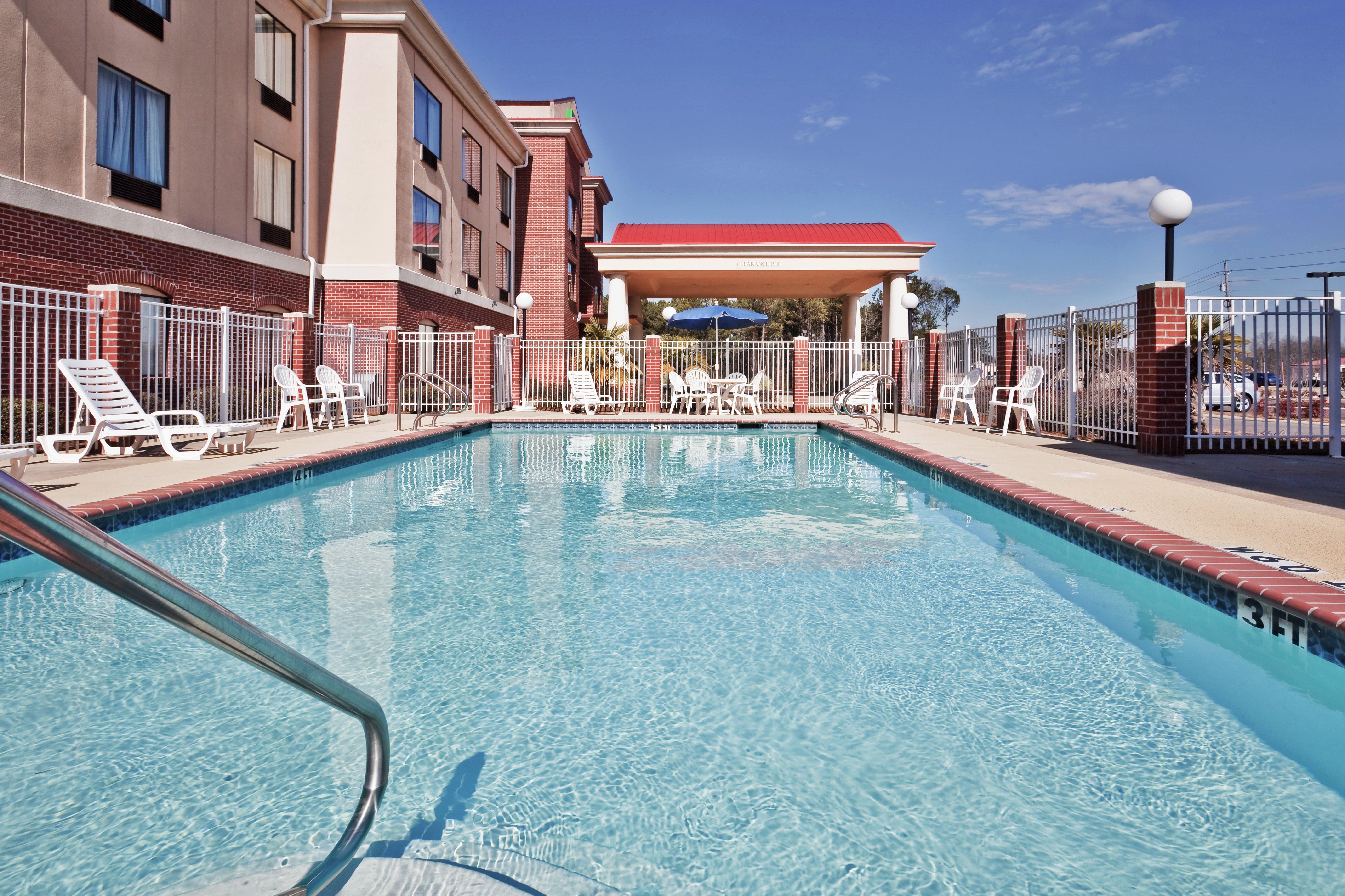 Holiday Inn Express Hotel & Suites Forest By Ihg מראה חיצוני תמונה